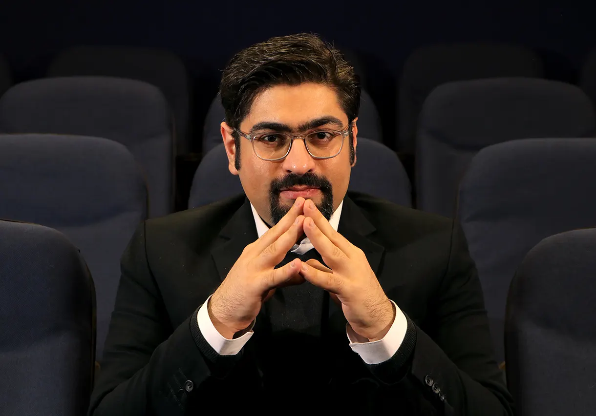 Seyed HamidReza Azimi professional portrait, Iranian digital marketing consultant and educator